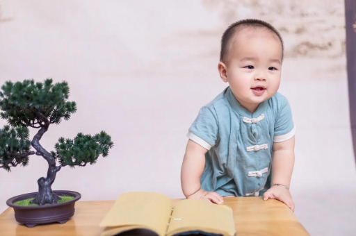 梅河口宝宝爱吐奶是什么原因